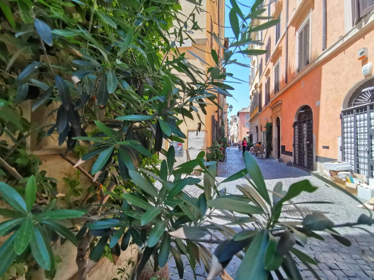 Romantica Navona Luaran gambar